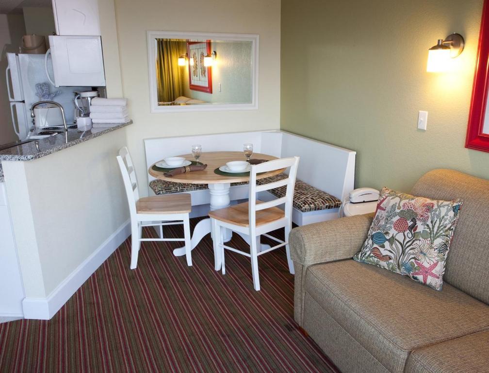 Year-round Oceanfront Suite at Sunny Myrtle Beach - One Bedroom #1 - image 3